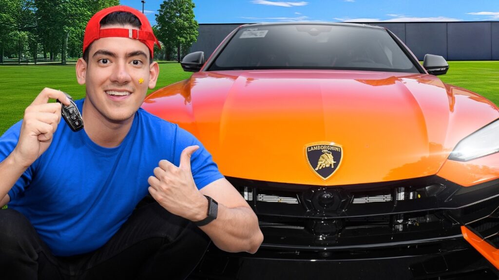 TheDonato se compró un Lamborghini de casi 10 millones gracias a Free Fire